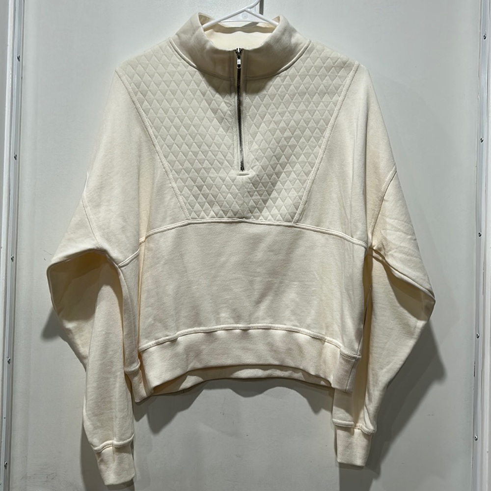 NWT I Am brand. Sweater crop top. Girls junior large. Off white.